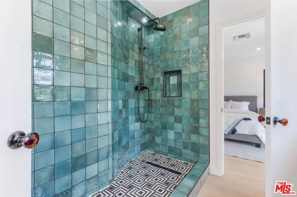 701 Trenton Drive Beverly Hills, CA 90210