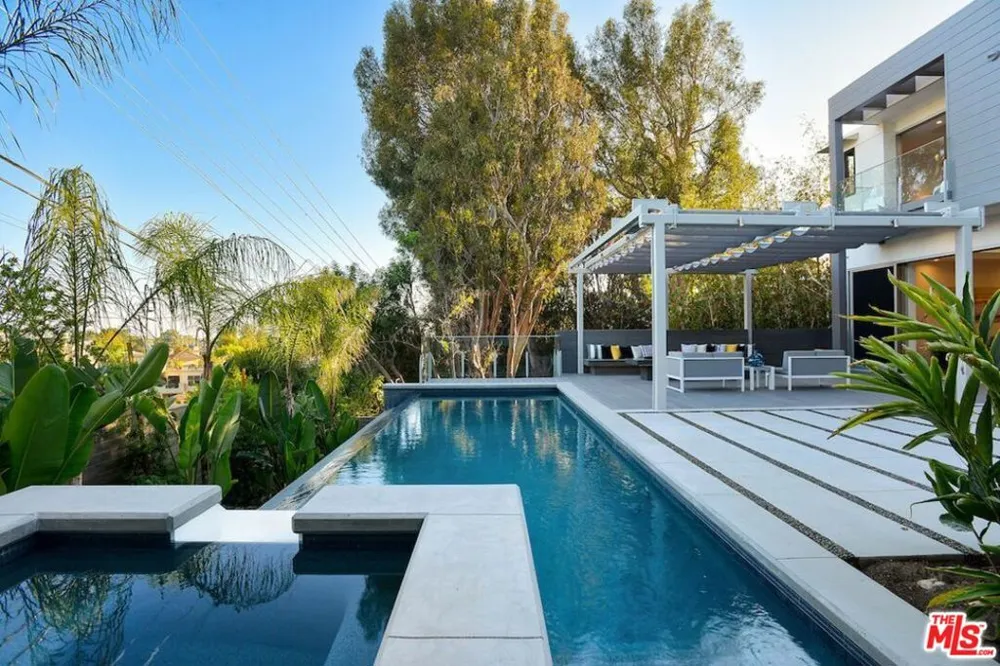 16132 Alcima Avenue Los Angeles, CA 90272