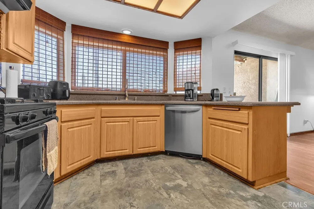 6319 Westview Riverside, CA 92506