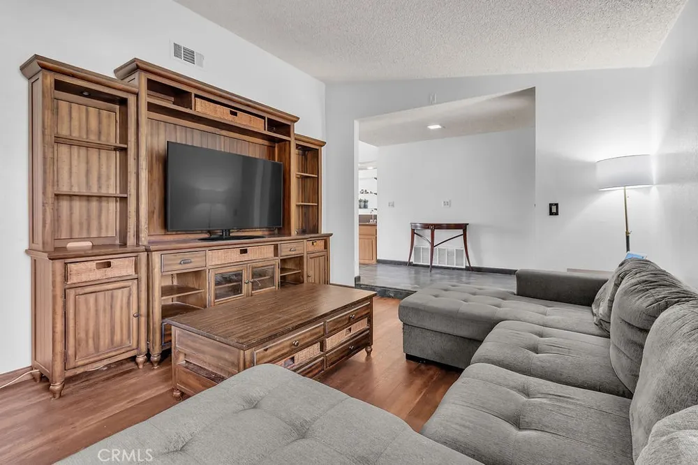 6319 Westview Riverside, CA 92506