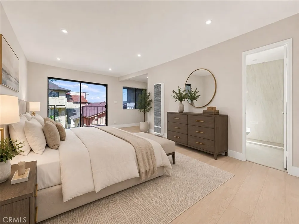 7751 Newman #4 Huntington Beach, CA 92647