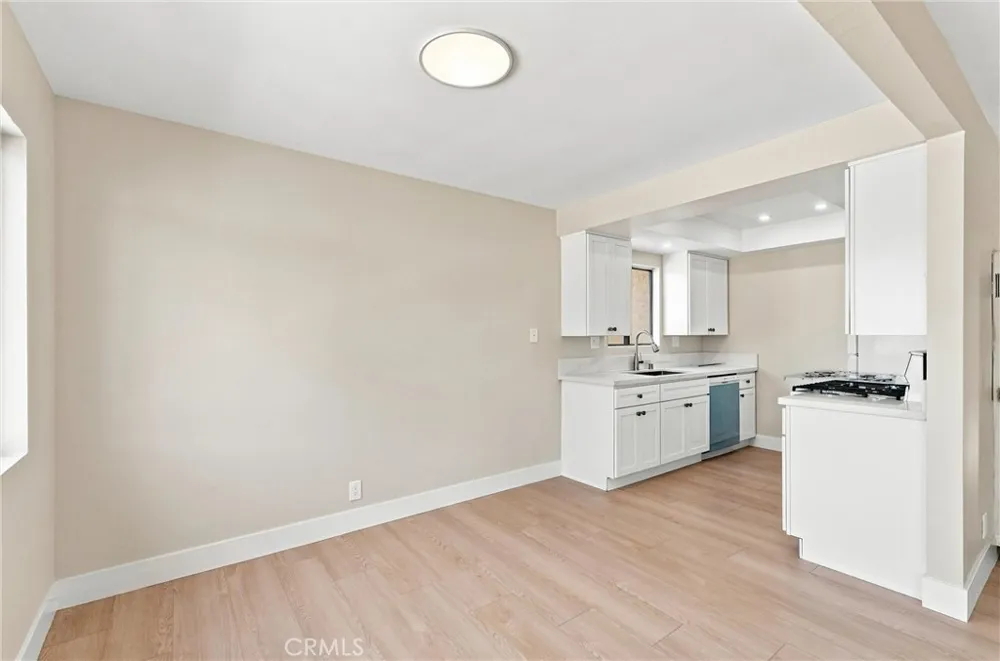 7751 Newman #4 Huntington Beach, CA 92647