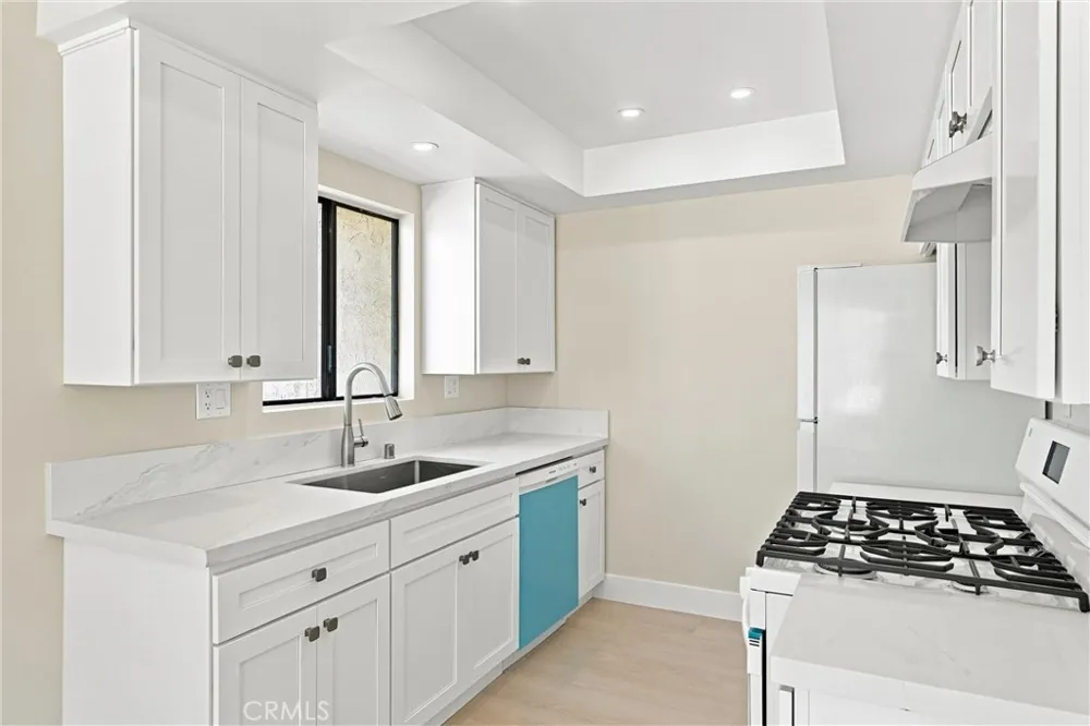 7751 Newman #4 Huntington Beach, CA 92647