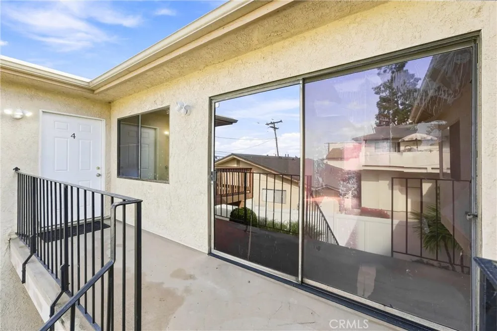 7751 Newman #4 Huntington Beach, CA 92647