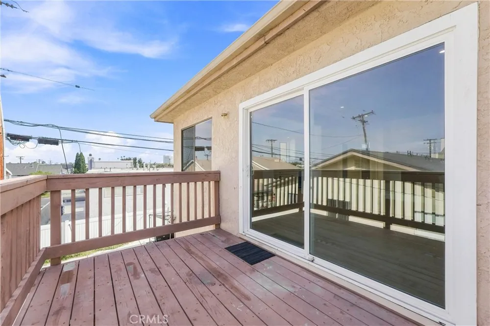 7751 Newman #4 Huntington Beach, CA 92647