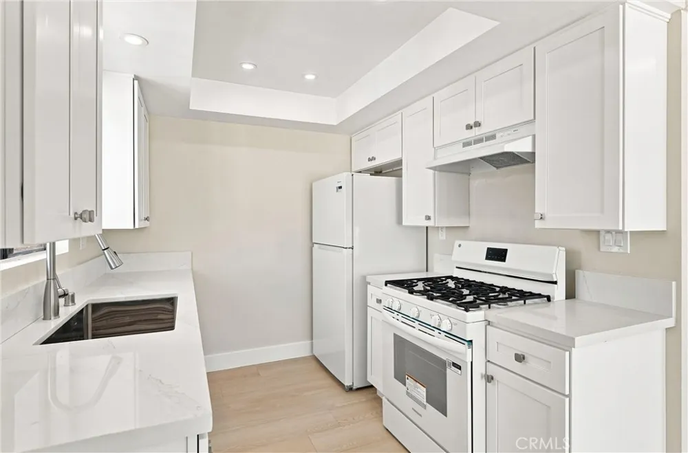7751 Newman #4 Huntington Beach, CA 92647