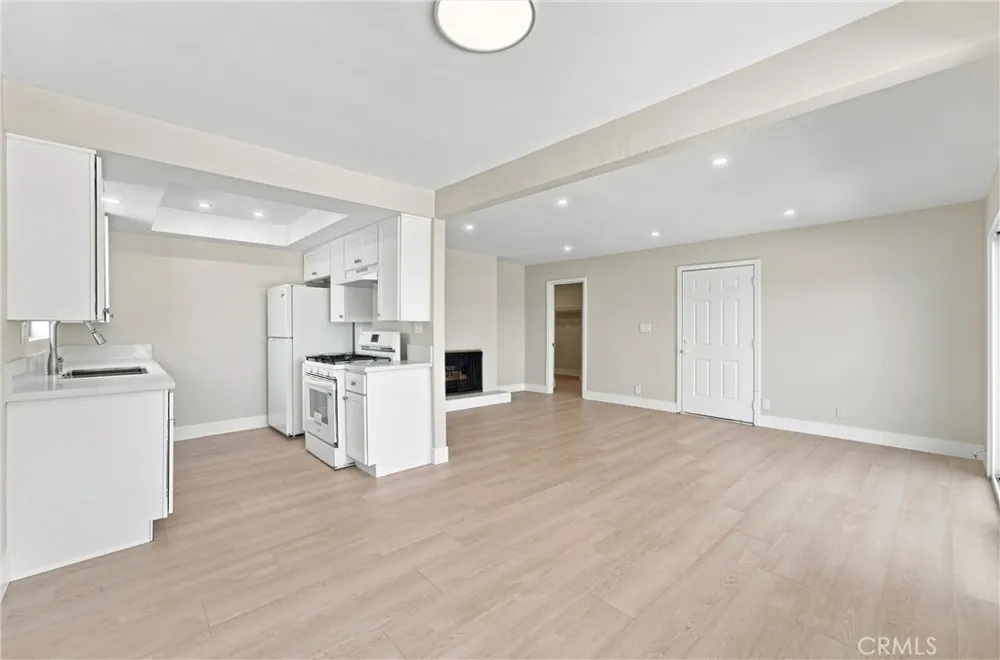 7751 Newman #4 Huntington Beach, CA 92647
