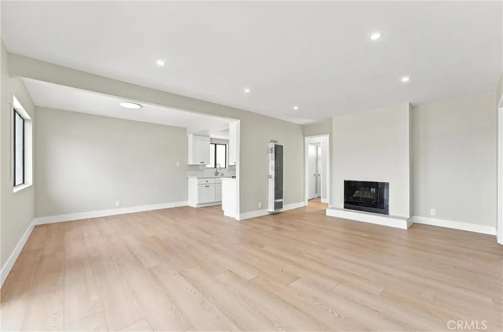 7751 Newman #4 Huntington Beach, CA 92647