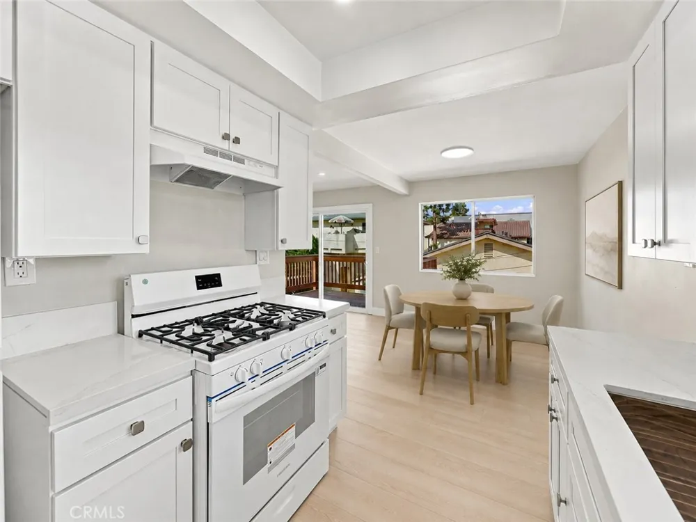 7751 Newman #4 Huntington Beach, CA 92647