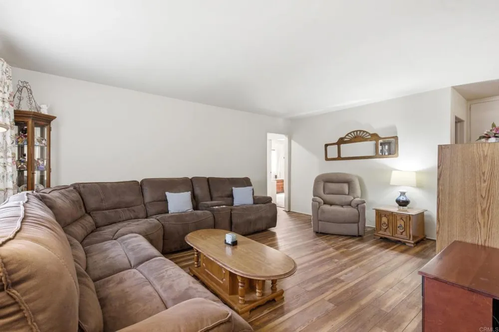 9049 Bubbling Wells Rd Lakeside, CA 92040