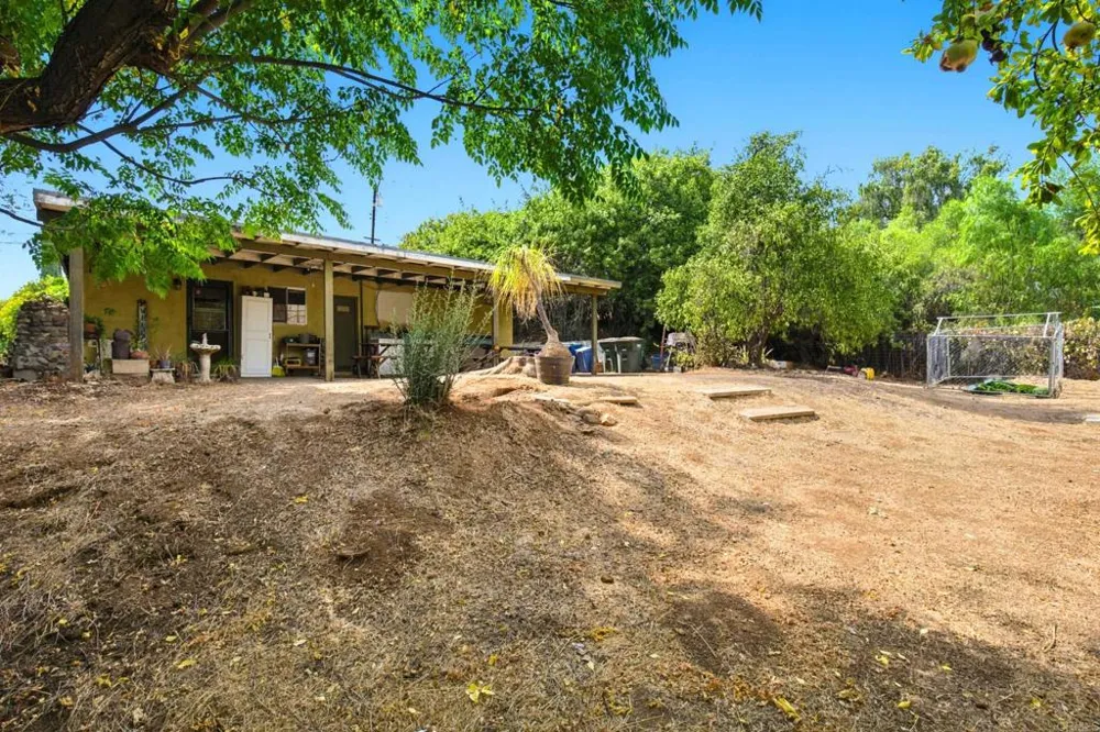 9049 Bubbling Wells Rd Lakeside, CA 92040