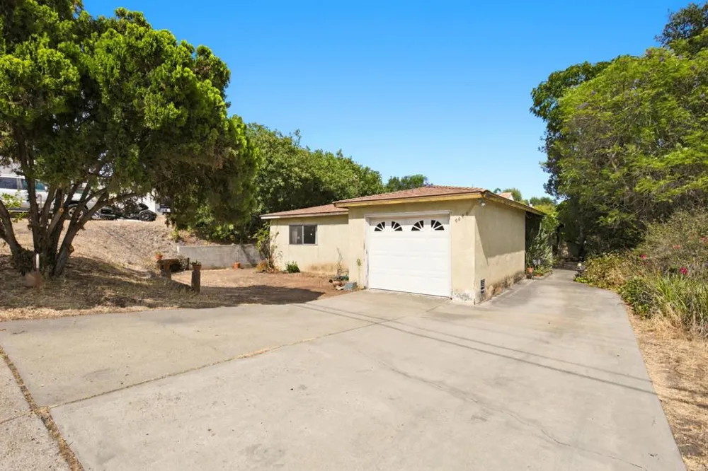 9049 Bubbling Wells Rd Lakeside, CA 92040