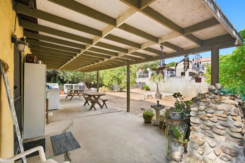 9049 Bubbling Wells Rd Lakeside, CA 92040