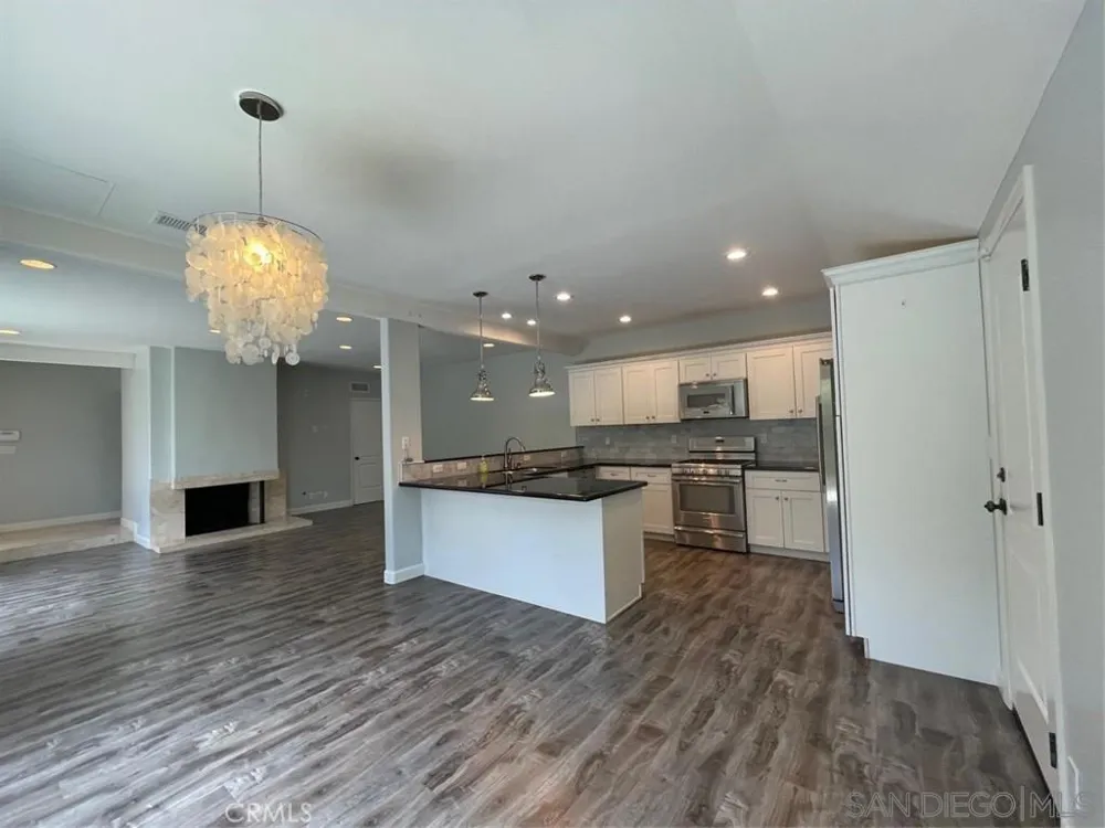 404 Vista Suerte Newport Beach, CA 92660