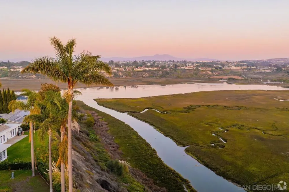 404 Vista Suerte Newport Beach, CA 92660