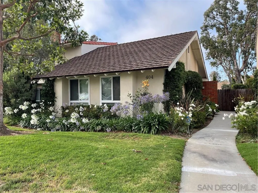 404 Vista Suerte Newport Beach, CA 92660