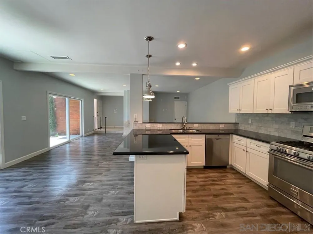 404 Vista Suerte Newport Beach, CA 92660