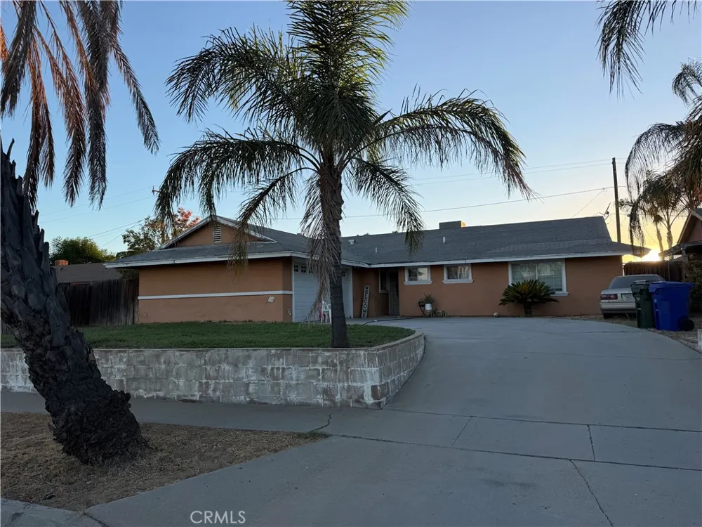 9764 Vine Bloomington, CA 92316