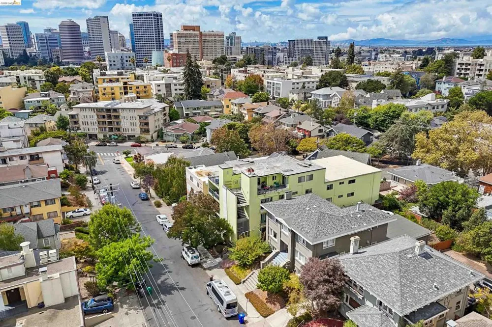 321 Warwick Ave #303 Oakland, CA 94610