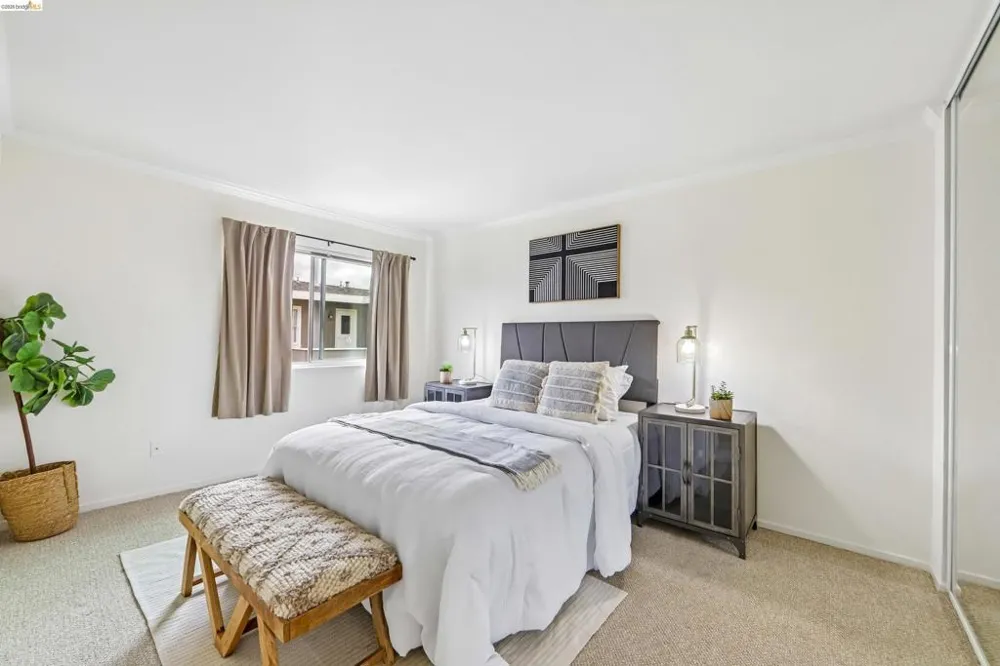 321 Warwick Ave #303 Oakland, CA 94610