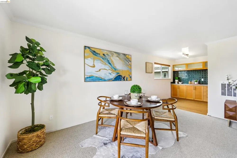 321 Warwick Ave #303 Oakland, CA 94610