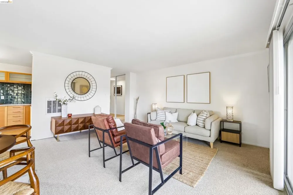 321 Warwick Ave #303 Oakland, CA 94610