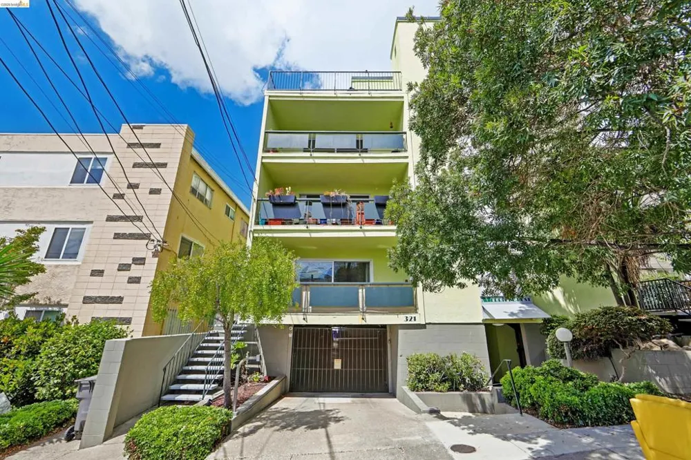 321 Warwick Ave #303 Oakland, CA 94610