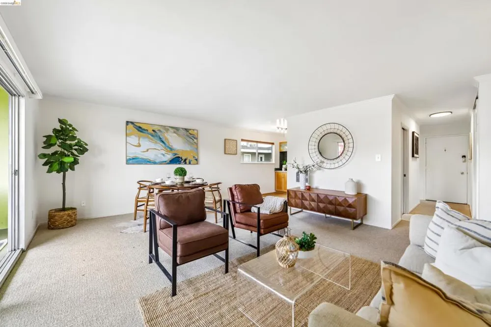 321 Warwick Ave #303 Oakland, CA 94610