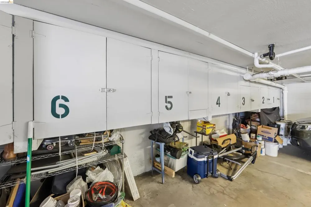 321 Warwick Ave #303 Oakland, CA 94610