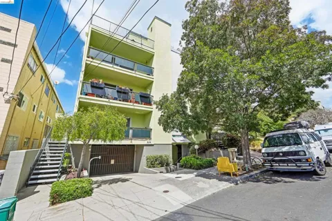321 Warwick Ave #303
