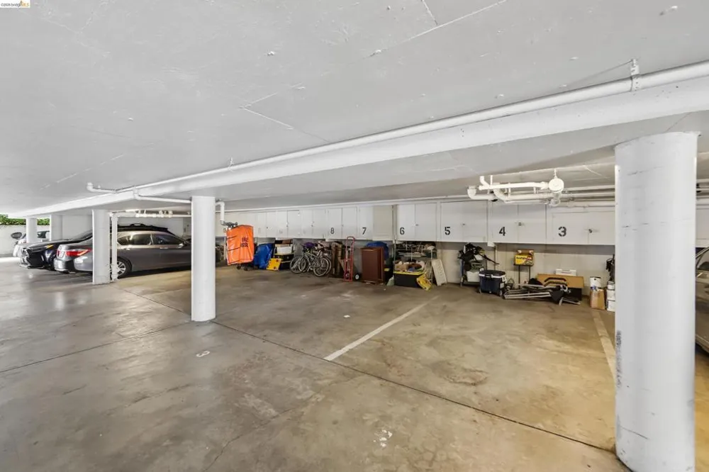 321 Warwick Ave #303 Oakland, CA 94610