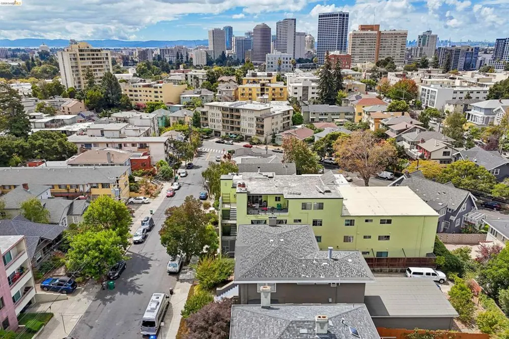 321 Warwick Ave #303 Oakland, CA 94610