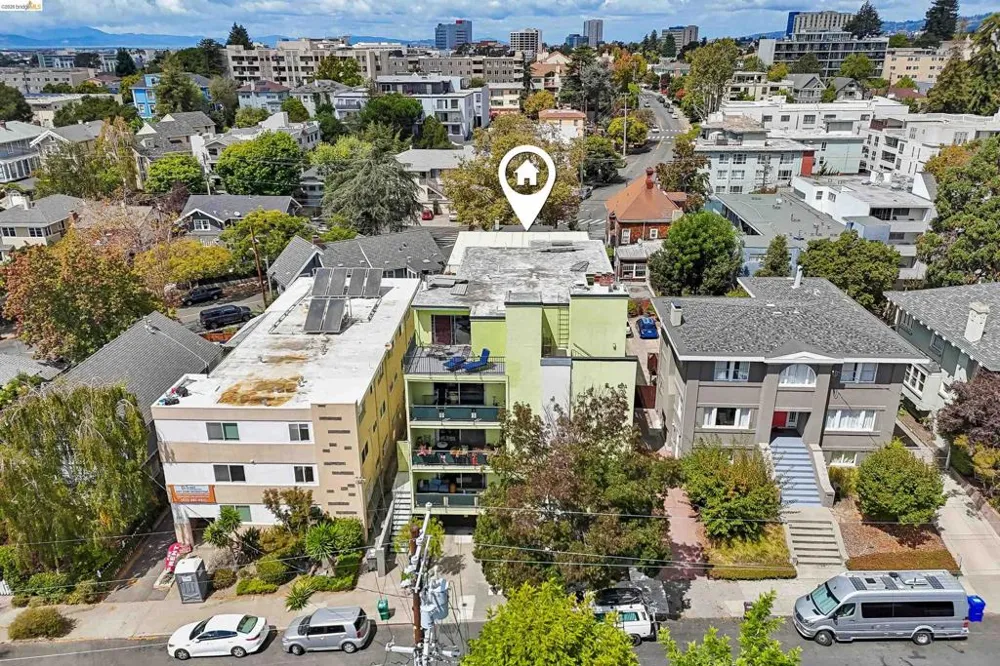 321 Warwick Ave #303 Oakland, CA 94610
