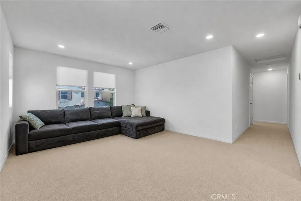 16083 Tanzinite Lane Chino, CA 91708