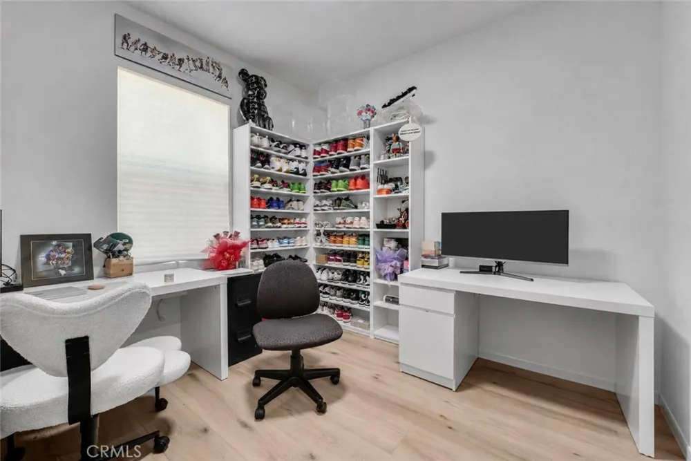 16083 Tanzinite Lane Chino, CA 91708