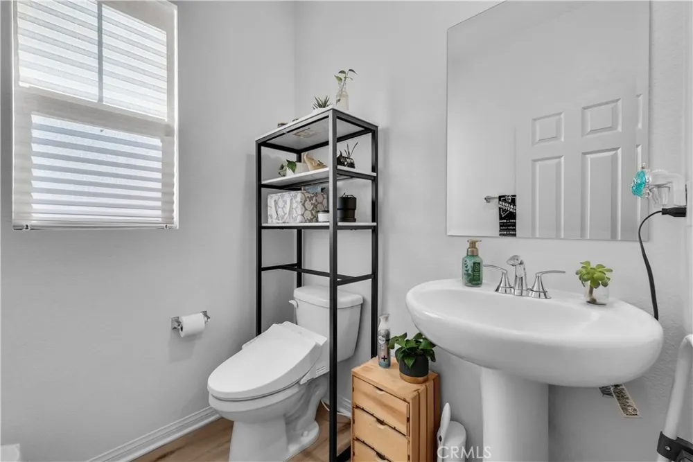 16083 Tanzinite Lane Chino, CA 91708