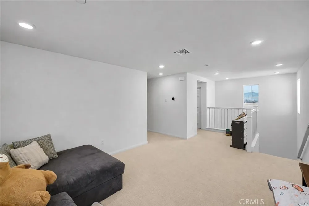 16083 Tanzinite Lane Chino, CA 91708