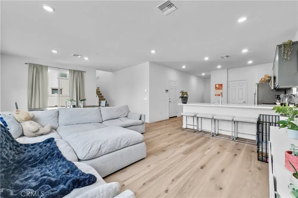 16083 Tanzinite Lane Chino, CA 91708