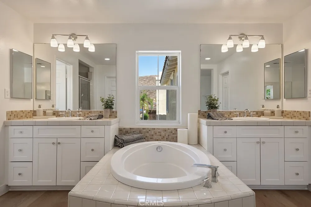 243 Monument Parkway Perris, CA 92570