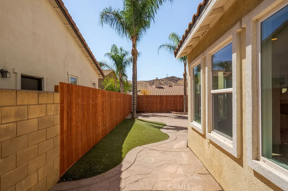 243 Monument Parkway Perris, CA 92570