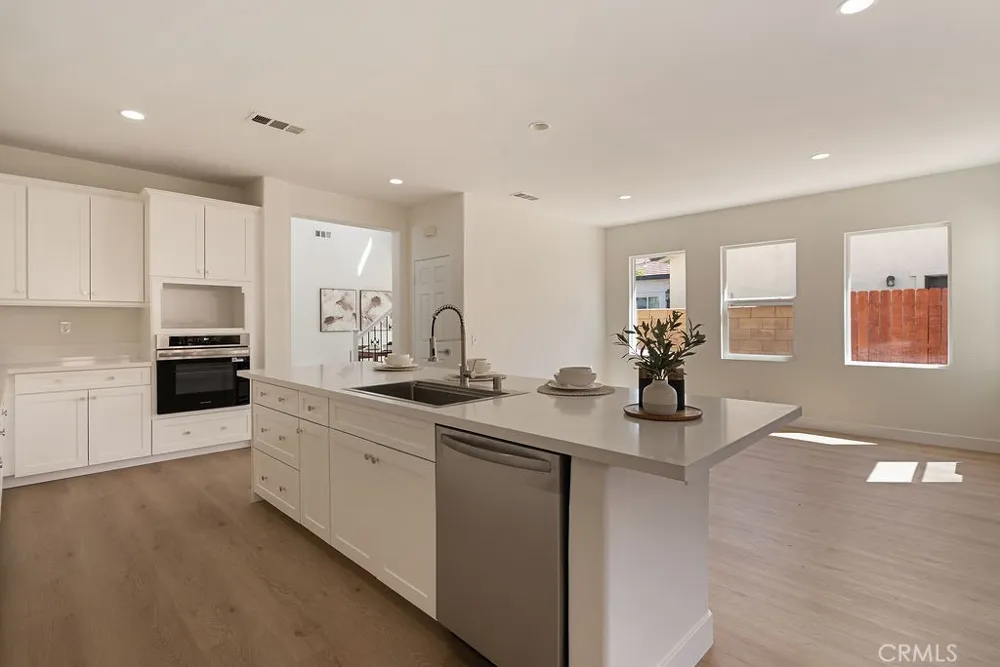 243 Monument Parkway Perris, CA 92570