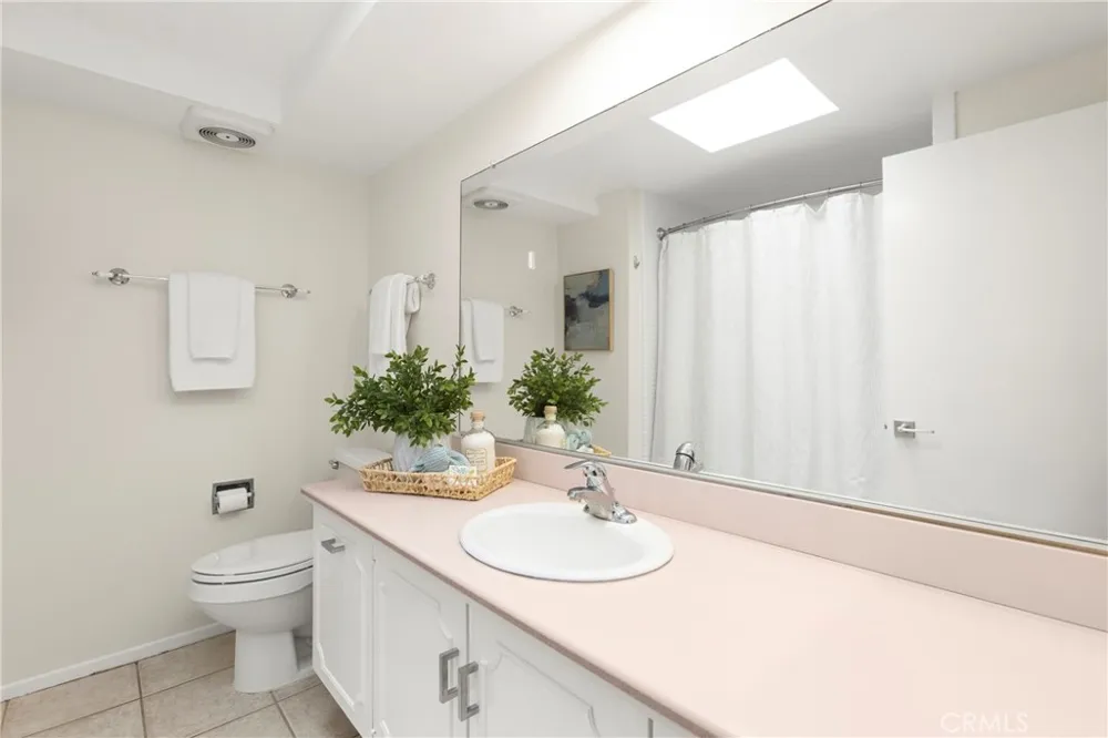 2505 E Oshkosh Anaheim, CA 92806