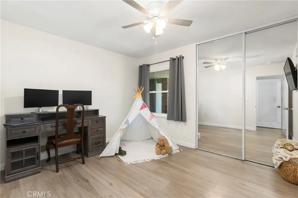 2505 E Oshkosh Anaheim, CA 92806