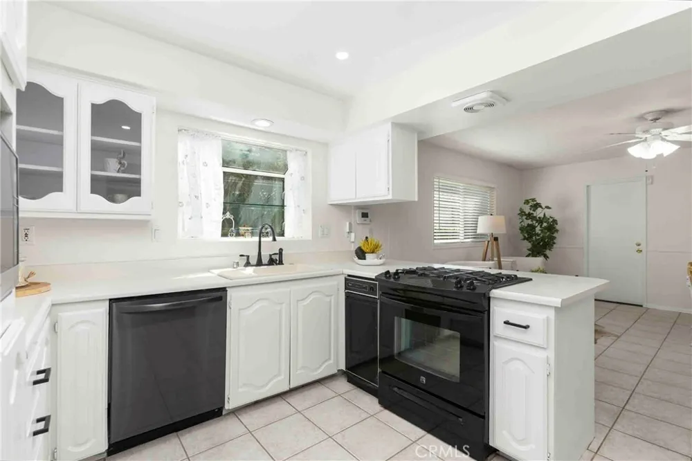 2505 E Oshkosh Anaheim, CA 92806