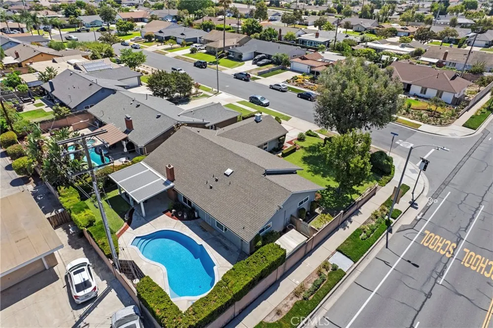 2505 E Oshkosh Anaheim, CA 92806
