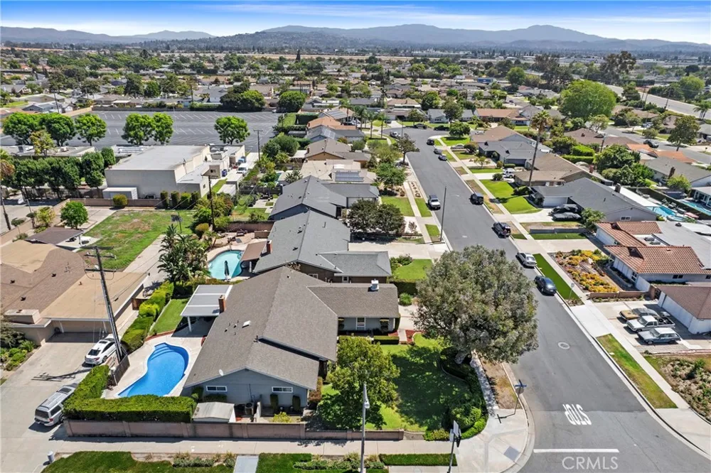 2505 E Oshkosh Anaheim, CA 92806
