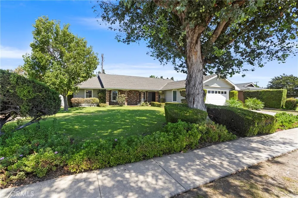 2505 E Oshkosh Anaheim, CA 92806