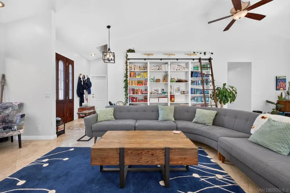 4531 Lisann St San Diego, CA 92117