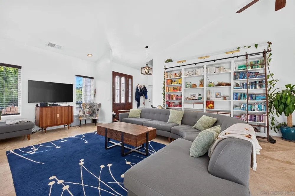 4531 Lisann St San Diego, CA 92117