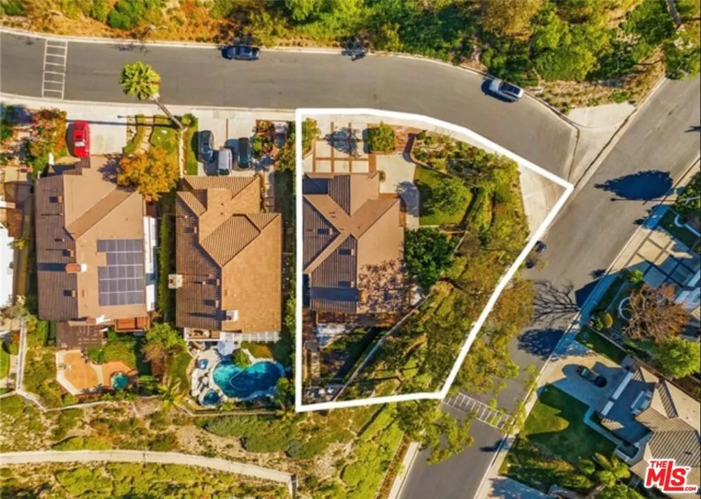 21871 Via De La Luz Rancho Santa Margarita, CA 92679